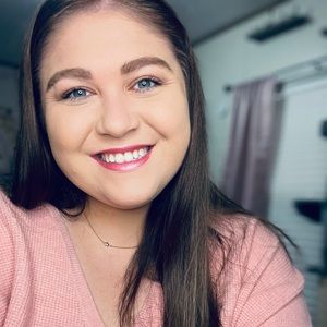 Meet your Posher, Clarissa